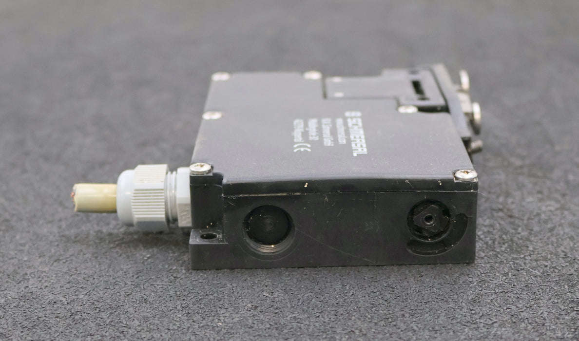 Bild des Artikels SCHMERSAL-Sicherheitszuhaltung-AZM-161SK-12/12RK-024-AC-15-230VAC-4A