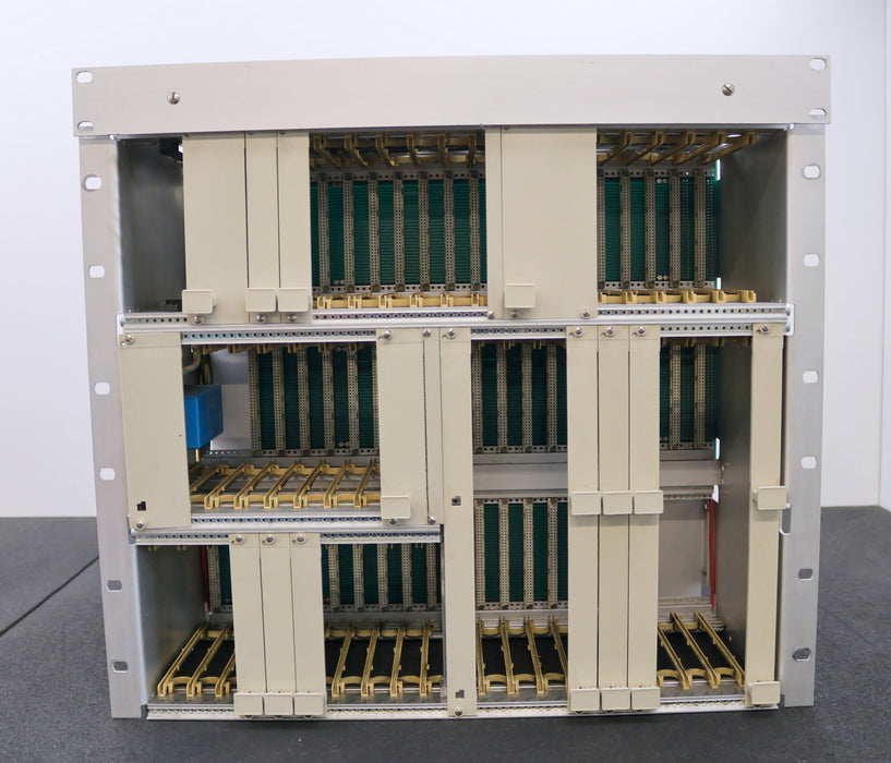 Bild des Artikels SQURRE-D-Rack-für-HNC-35-Series-79772/3-87-ohne-Einschubplatinen-3-fach-Lüfter