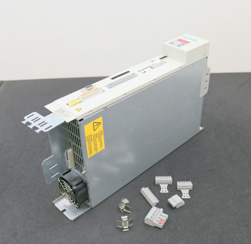 Bild des Artikels SIEMENS-MASTERDRIVES-Spannungszwischenkreisumrichter-6SE7014-0TP50-Z-Z=-C12+C43