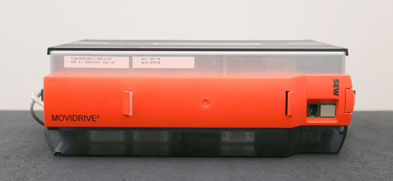 Bild des Artikels SEW-Frequenzumrichter-MDX61B0011-5A3-4-00-mit-Bremswiderstand-BW090-P52B