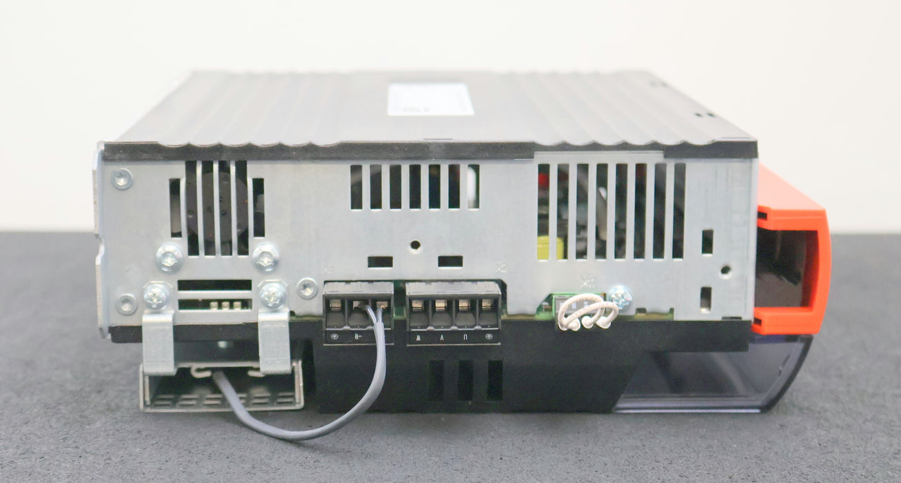 Bild des Artikels SEW-Frequenzumrichter-MDX61B0011-5A3-4-00-mit-Bremswiderstand-BW090-P52B