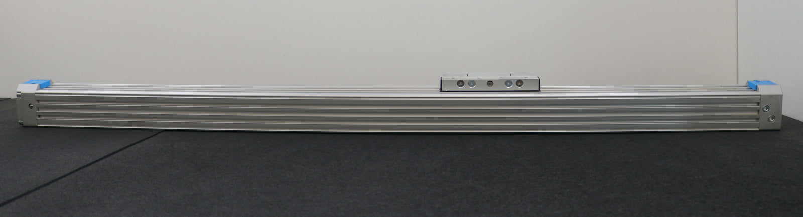 Bild des Artikels FESTO-Pneumatischer-Linearantrieb-DGPL-32-820-PPV-A-KF-B-Mat.Nr.-161793