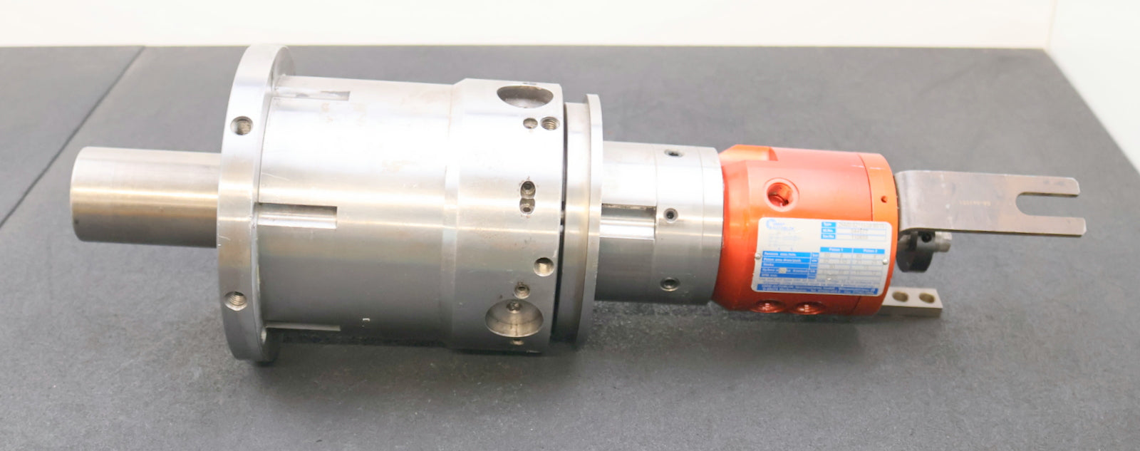 Bild des Artikels SMW-AUTOBLOK-Hydraulischer-Doppelkolben-Vollspannzylinder-ZHVD-SZ110/28-90/15