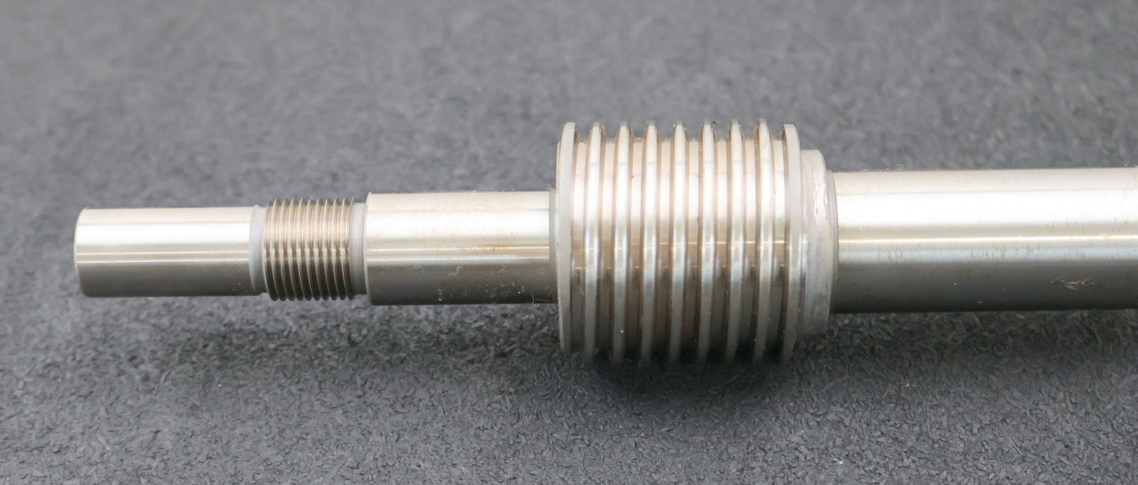 Bild des Artikels HOFMANN-Schneckenwelle-1170-0321-121-1-gg.-Links-AußenØ-42,9mm-Gesamtlänge-228mm