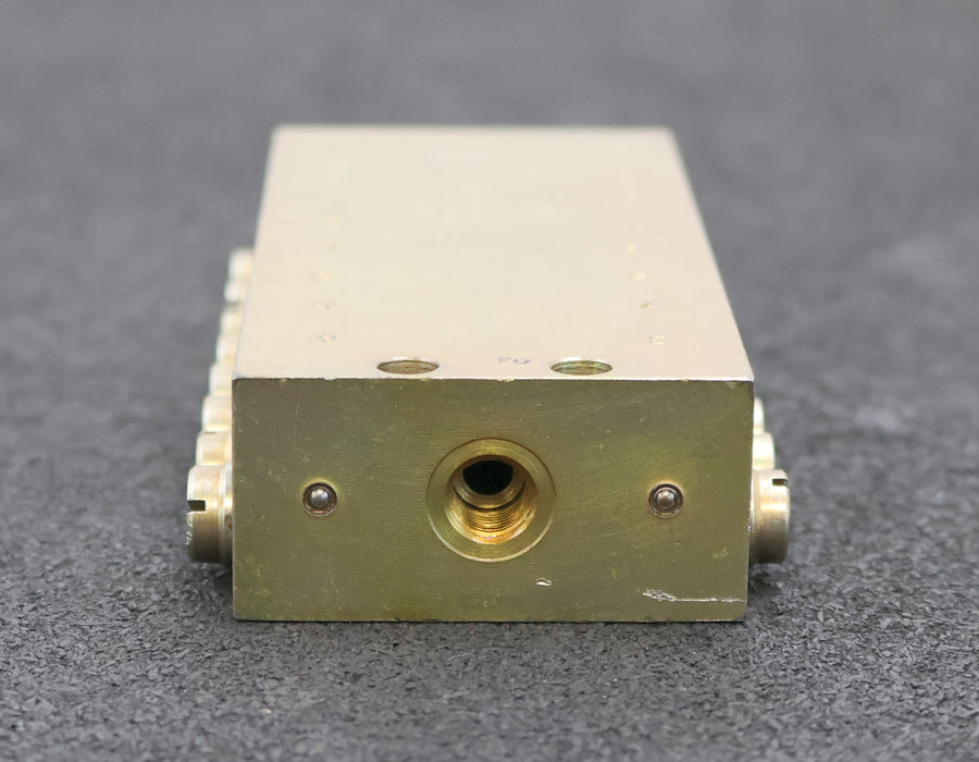 Bild des Artikels Vogel-Progressivverteiler-VPBM-8-mit-16-Schmieranschlüssen-unbenutzt