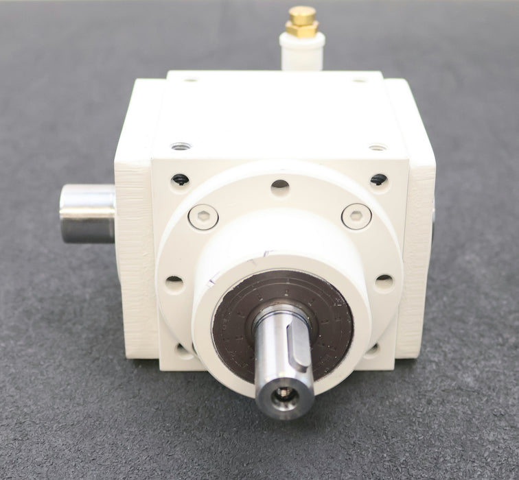 Bild des Artikels VOGEL-Kegelrad-Winkelgetriebe-H100-i=-1-BA-70->Art.Nr.-537329-WellenaußenØ-24mm