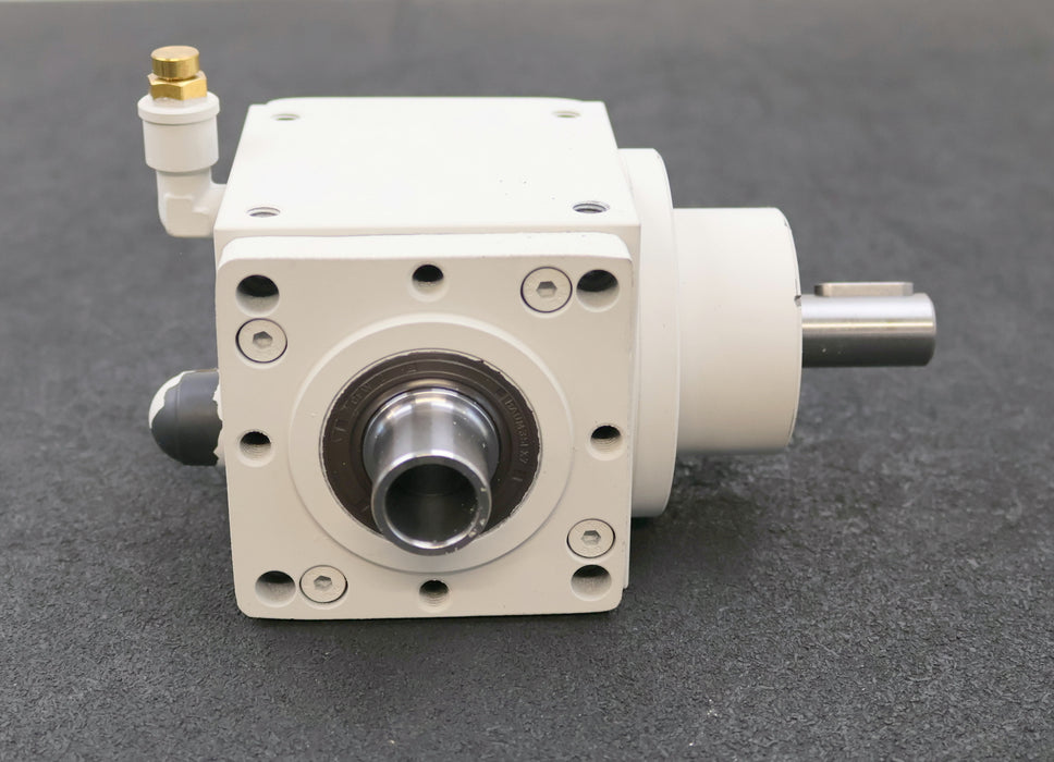 Bild des Artikels VOGEL-Kegelrad-Winkelgetriebe-H100-i=-1-BA-70->Art.Nr.-537329-WellenaußenØ-24mm