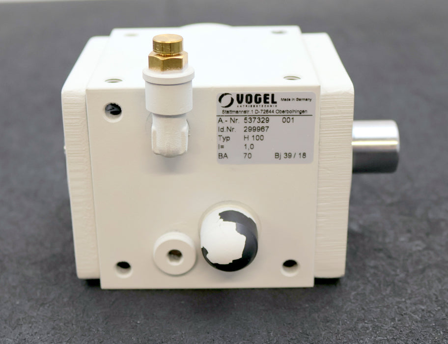 Bild des Artikels VOGEL-Kegelrad-Winkelgetriebe-H100-i=-1-BA-70->Art.Nr.-537329-WellenaußenØ-24mm