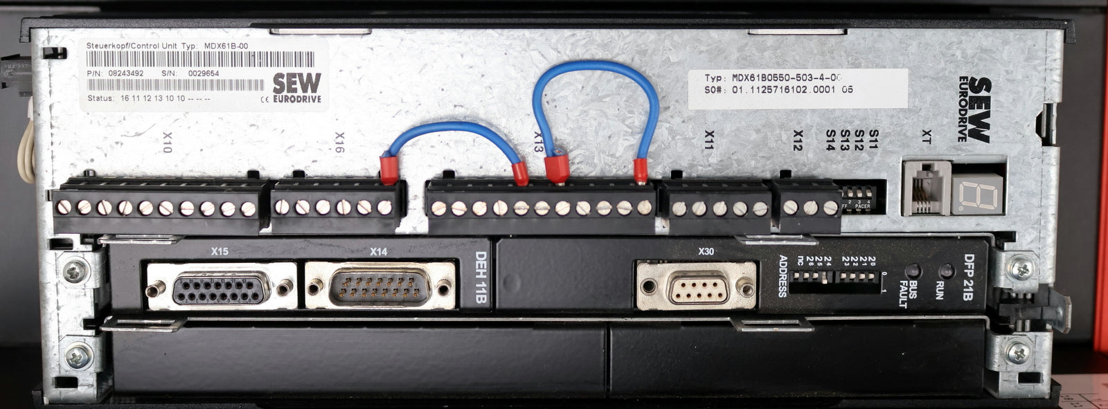 Bild des Artikels SEW-Umrichter-MOVIDRIVE-MDX61B0550-503-4-00-P/N-08279691-mit-Steuerkopf