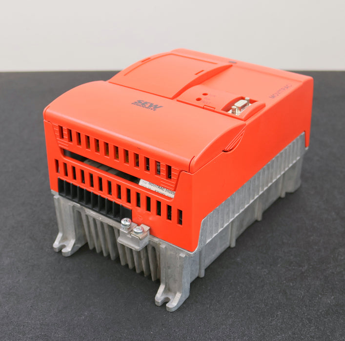 Bild des Artikels SEW-Frequenzumrichter-MOVITRAC-31C030-503-4-00-Sach-Nr.-8263353-U=-3x380-500V
