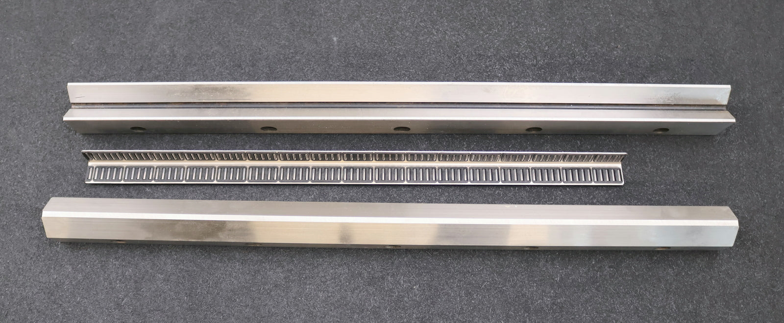 Bild des Artikels SCHNEEBERGER-Linearführung-N/O-2535-500-Gesamtlänge-500mm-mit-V-Nadellager