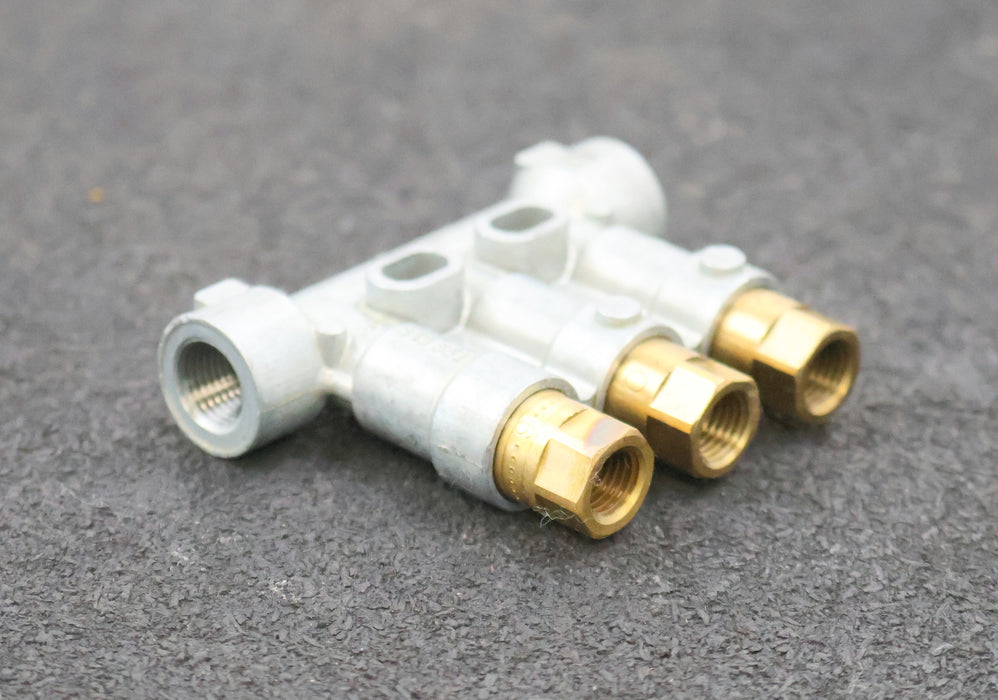 Bild des Artikels SKF-Schmierstoff-Verteiler-VGAA-343-434-400-unbenutzt-in-OVP