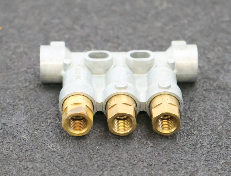 Bild des Artikels SKF-Schmierstoff-Verteiler-VGAA-343-434-400-unbenutzt-in-OVP