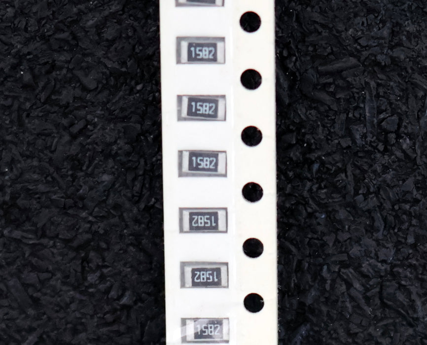 Bild des Artikels EPCOS-2000x-SMD-Widerstand-15,82kΩ-15820-Ohm-Model-PKN53.0272.810
