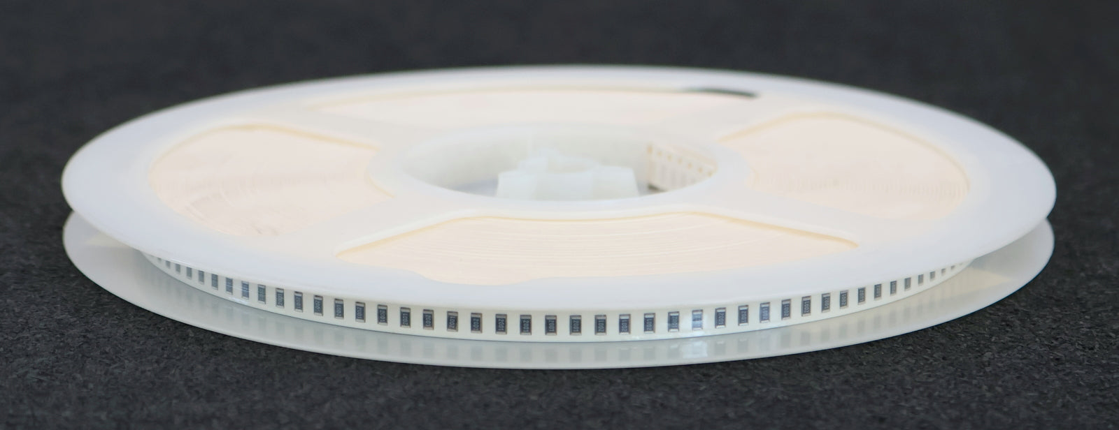 Bild des Artikels VISHAY-5000x-SMD-Widerstand-2kΩ-CRCW1206-RT1-2000-Ohm-Model-7467985