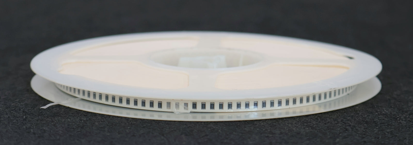 Bild des Artikels VISHAY-4500x-SMD-Widerstand-2kΩ-CRCW1206-RT1-2000-Ohm-Model-7467985