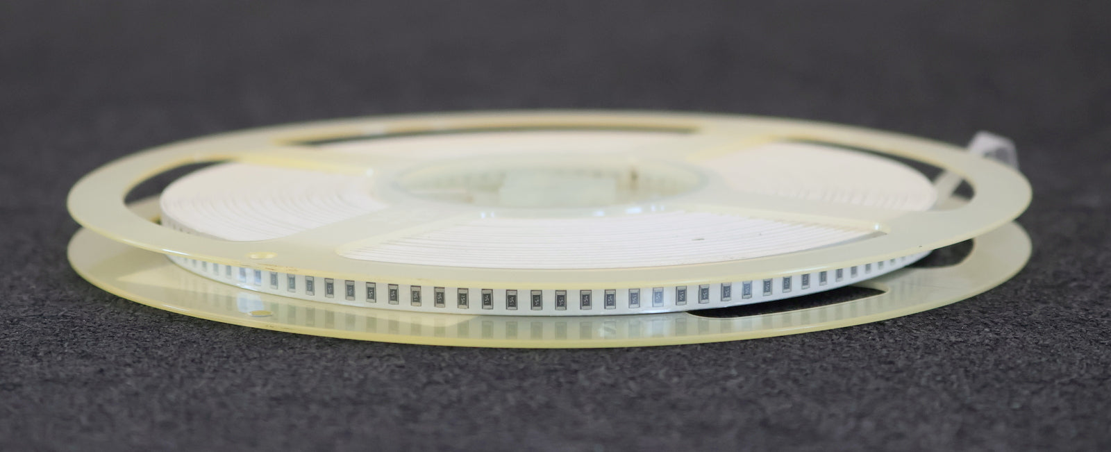 Bild des Artikels VITROHM-3000x-SMD-Widerstand-150kΩ-1206-150000-Ohm-Model-502