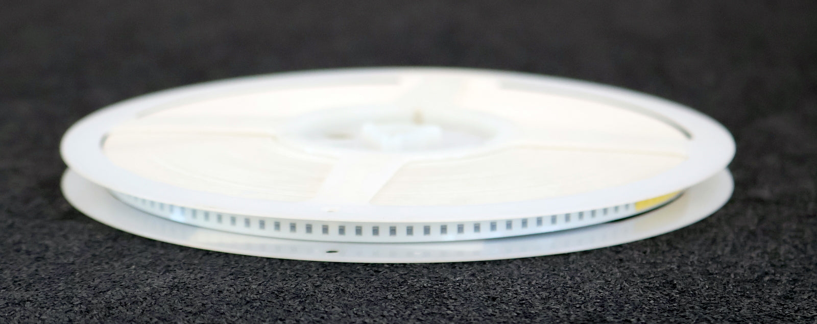 Bild des Artikels VITROHM-5000x-SMD-Widerstand-3,3MΩ-RC0805-3300000-Ohm-Model-503
