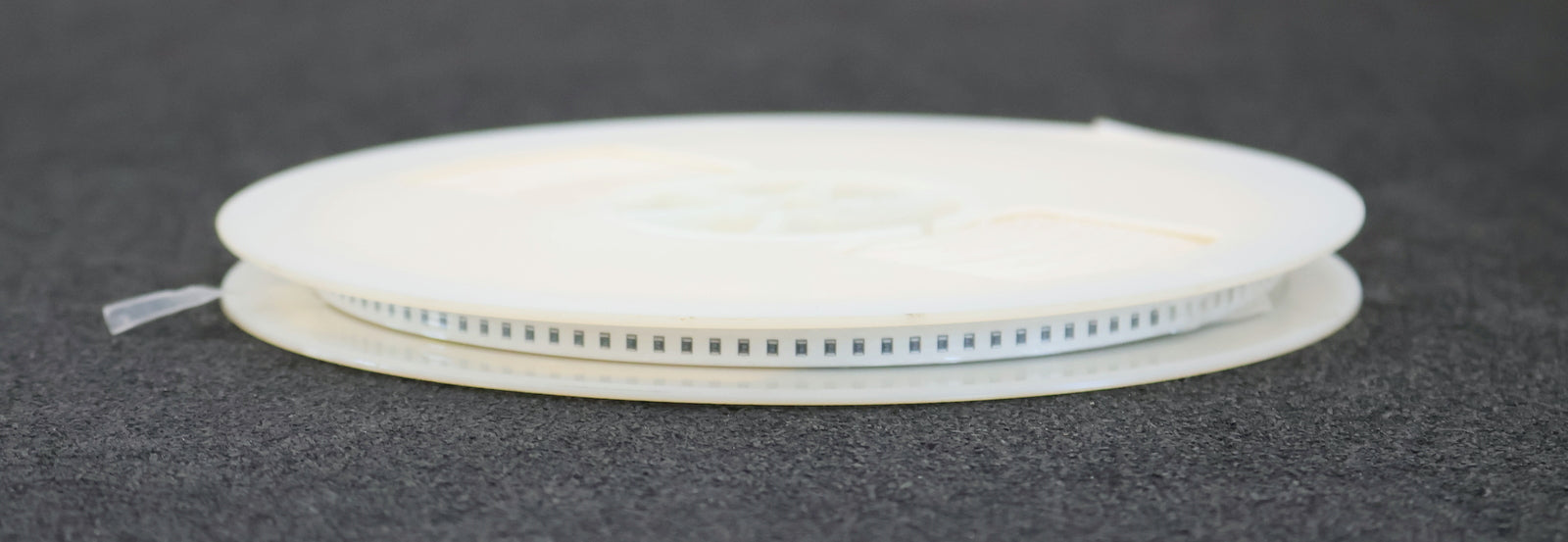 Bild des Artikels 4500x-SMD-Widerstand-27Ω-27-Ohm-Model-0805-7"-reel-with-4500-units
