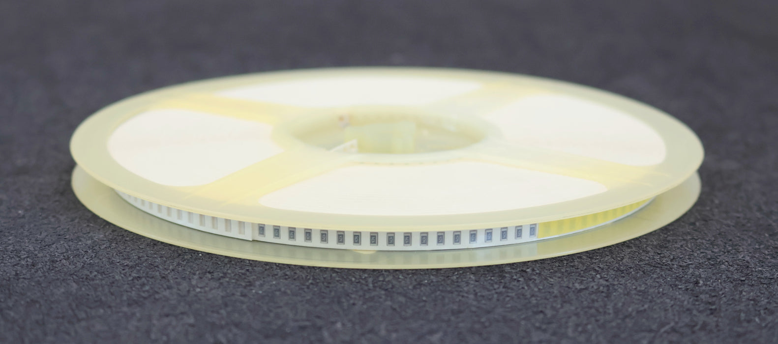 Bild des Artikels PHYCOMP-5000x-SMD-Widerstand-470kΩ-1206-470000-Ohm-Model-KN53.0272.177