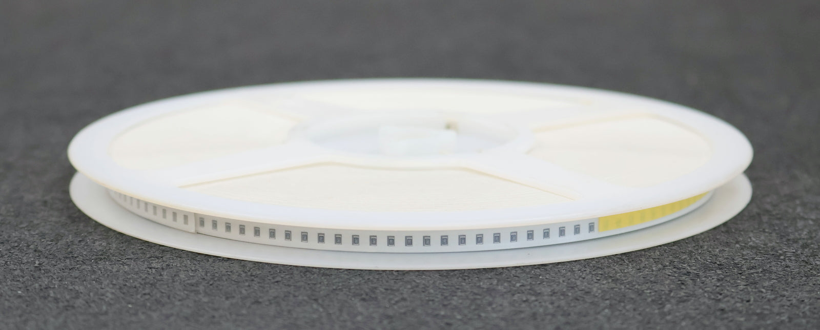 Bild des Artikels YAGEO-5000x-SMD-Widerstand-22Ω-RC0805FR-07-22-Ohm-Model-503-0