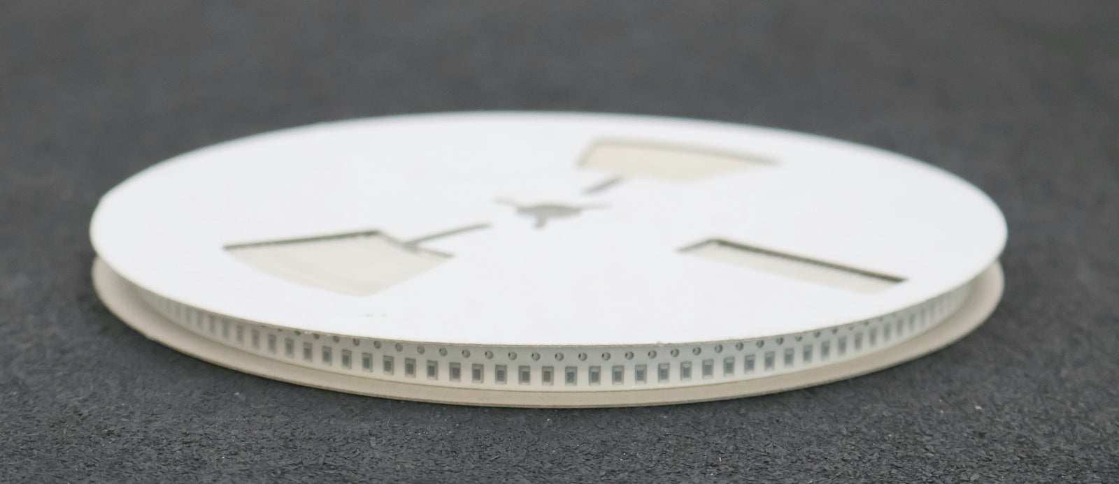 Bild des Artikels DRALORIC-5000x-SMD-Widerstand-330kΩ-72-5CD-330000-Ohm-Model-CR1206