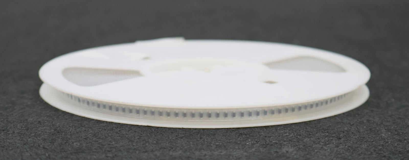 Bild des Artikels BEYSCHLAG-2800x-SMD-Widerstand-1,37kΩ-MINI-MELF-1370-Ohm-Model-MMA-0204-50