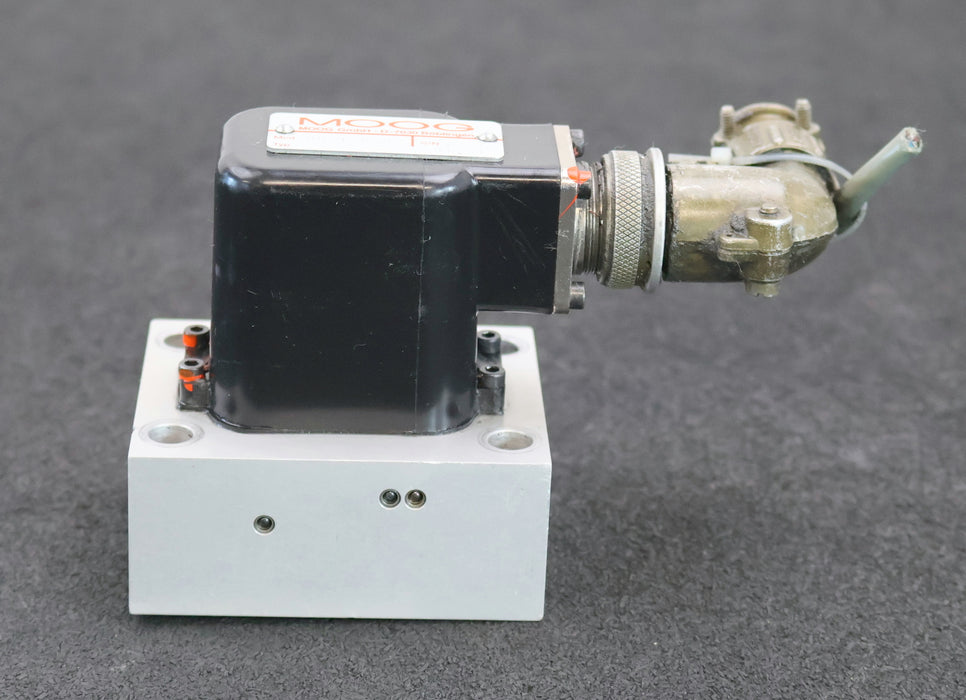 Bild des Artikels MOOG-Servoventil-Mod.-0061-202-gebraucht