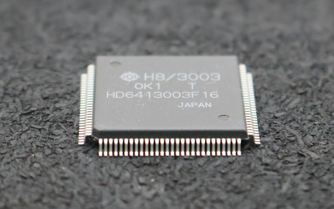 HITACHI 2x Microprozessor HD6413003F16 unbenutzt