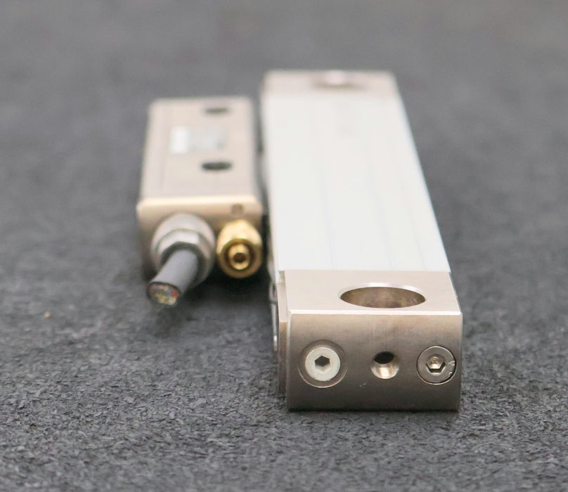 Bild des Artikels HEIDENHAIN-Längenmassstab-LC-483/10nm-ID-557-649-01-ML-70mm-Gesamtlänge-208mm