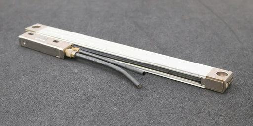 Bild des Artikels HEIDENHAIN-Längenmassstab-LC-483/10nm-ID-557-649-04-ML-220mm-Gesamt-Lä.-360mm