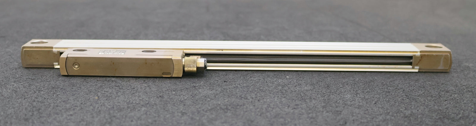 Bild des Artikels HEIDENHAIN-Längenmassstab-LC-483/10nm-ID-557-649-04-ML-220mm-Gesamtlänge-360mm