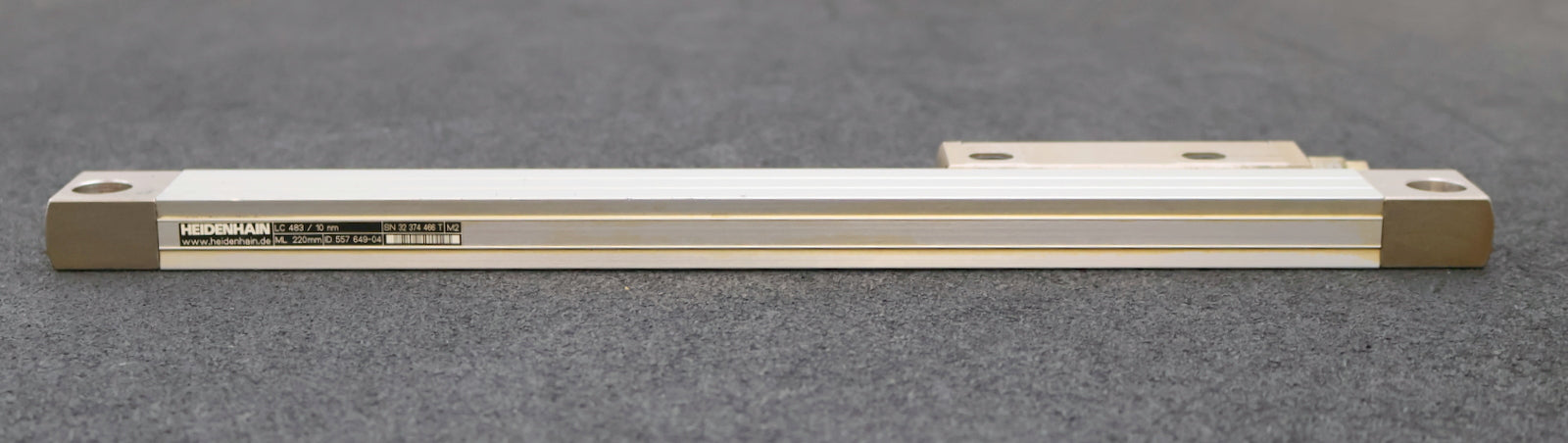 Bild des Artikels HEIDENHAIN-Längenmassstab-LC-483/10nm-ID-557-649-04-ML-220mm-Gesamtlänge-360mm