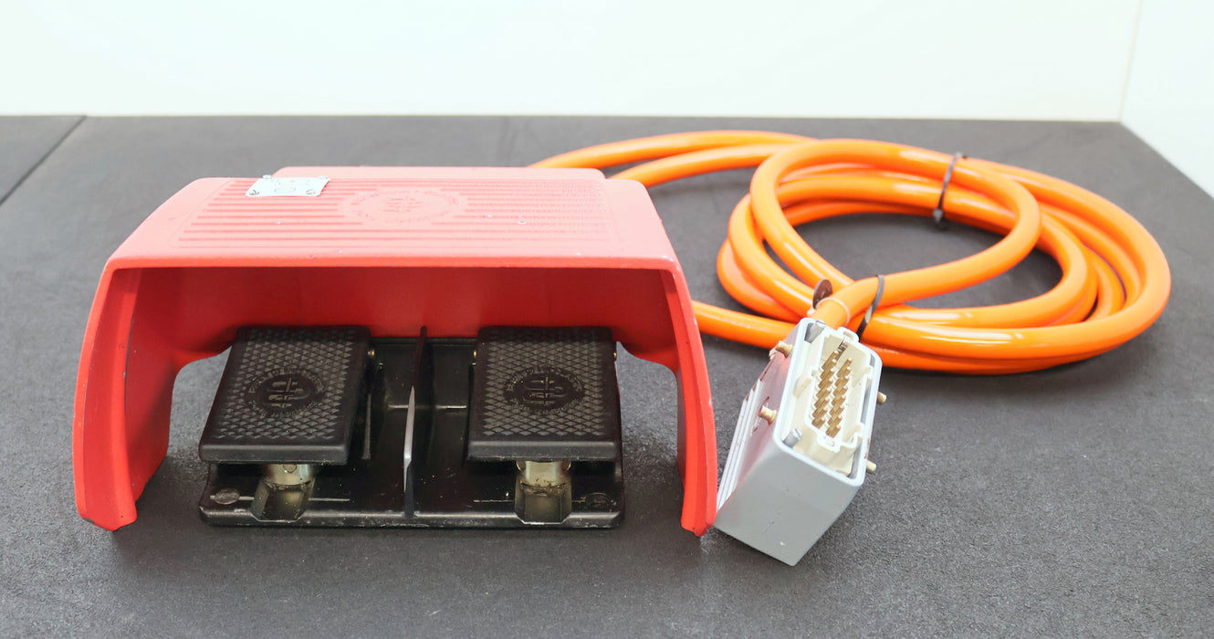 Bild des Artikels BERNSTEIN-Fussschalter-F2-SU4ZD/SU4ZD-UN-Art.Nr.-616.2000.503-240V-3A-IP65