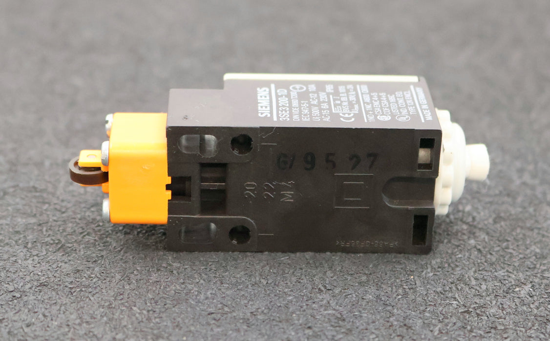 Bild des Artikels SIEMENS-Positionsschalter-3SE3200-1D-500V-10A-230V-6A-gebraucht