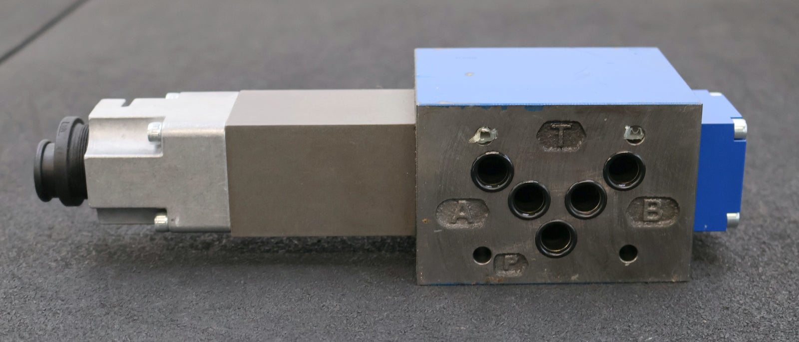Bild des Artikels REXROTH-Proportional-Durchflussregelventil-3FRE-Z10B-1X/80L2G24-27Z4MM