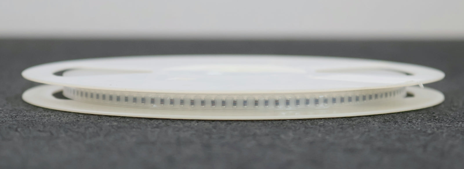 Bild des Artikels BEYSCHLAG-2500x-SMD-Widerstand-10kΩ-MINI-MELF-10000-Ohm-Model-MMA-0204-50