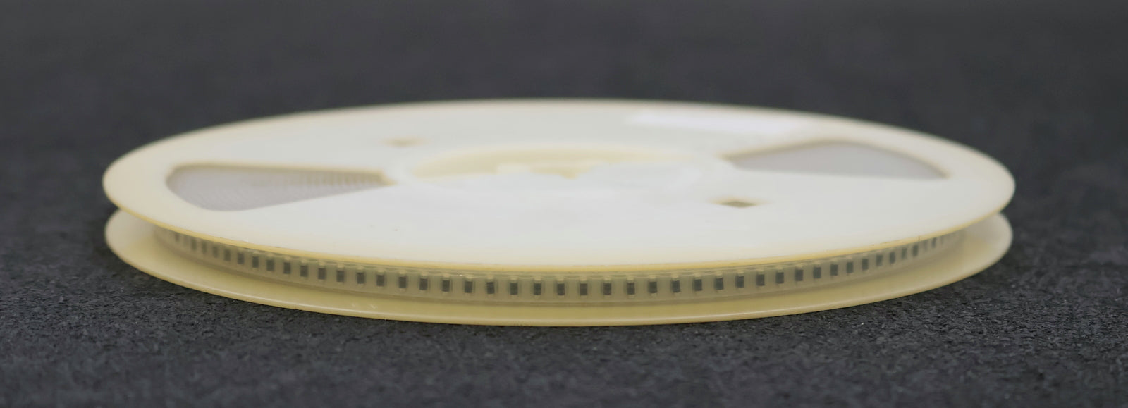 Bild des Artikels BC-COMPONENTS-2800x-SMD-Widerstand-1,6kkΩ-MINI-MELF-1600-Ohm-Model-MMA-0204-50