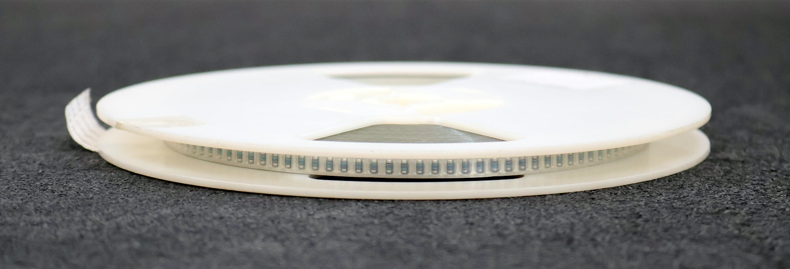 Bild des Artikels BEYSCHLAG-2500x-SMD-Widerstand-150Ω-MINI-MELF-150-Ohm-Model-MMA-0204-50