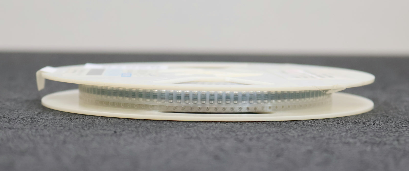 Bild des Artikels BEYSCHLAG-1200x-SMD-Widerstand-100Ω-MELF-100-Ohm-Model-MMA-0207-50