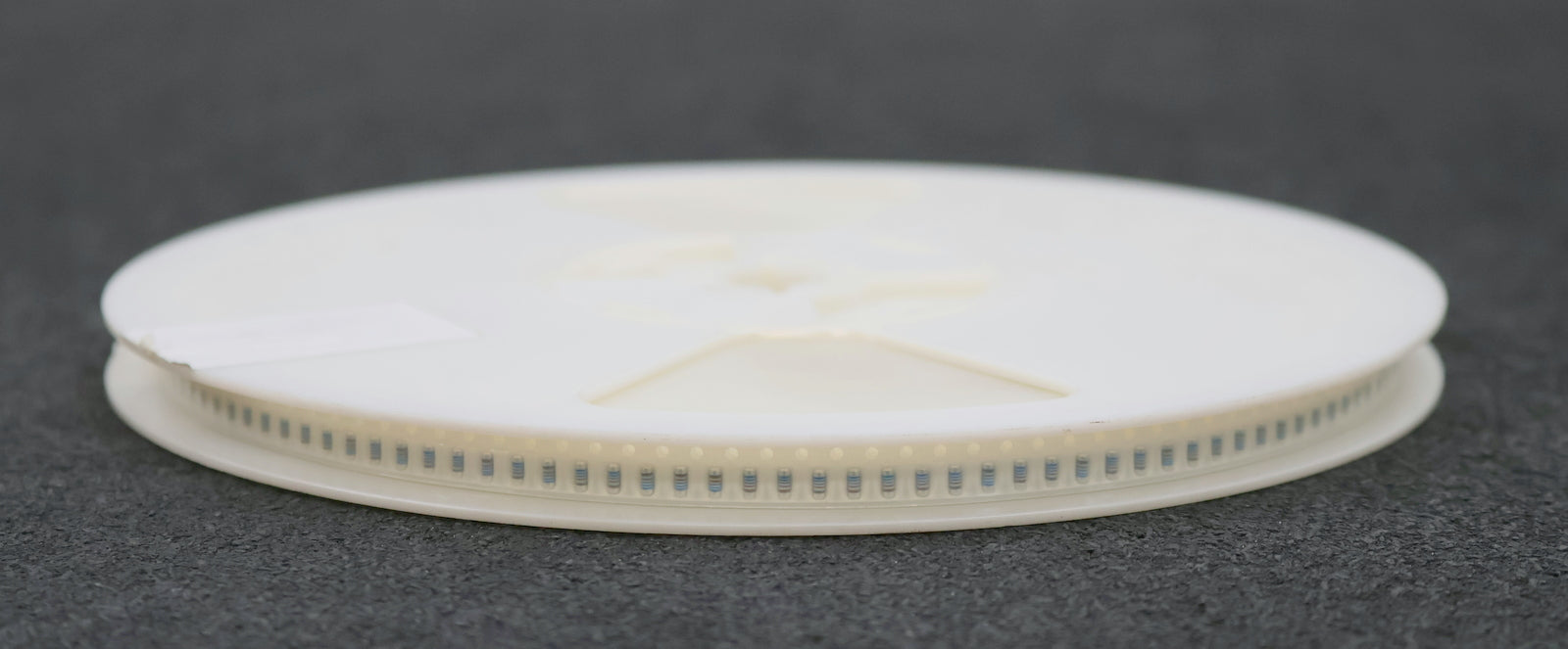 Bild des Artikels BEYSCHLAG-2700x-SMD-Widerstand-68,1kΩ-MINI-MELF-68100-Ohm-Model-MMA-0204-25