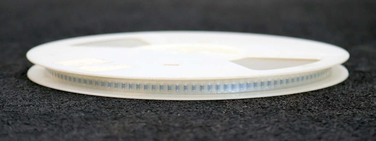 Bild des Artikels BEYSCHLAG-2400x-SMD-Widerstand-18kΩ-MINI-MELF-18000-Ohm-Model-MMA-0204-50