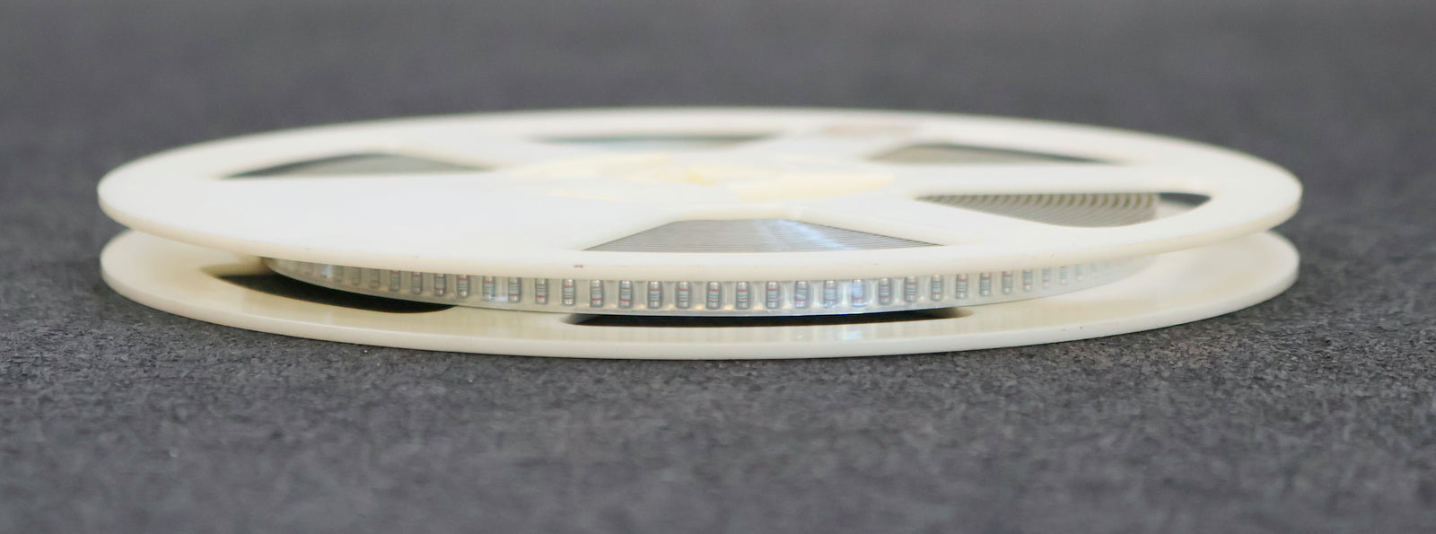 Bild des Artikels BEYSCHLAG-1500x-SMD-Widerstand-8,2MΩ-MINI-MELF-8200000-Ohm-Model-MMA-0204-50