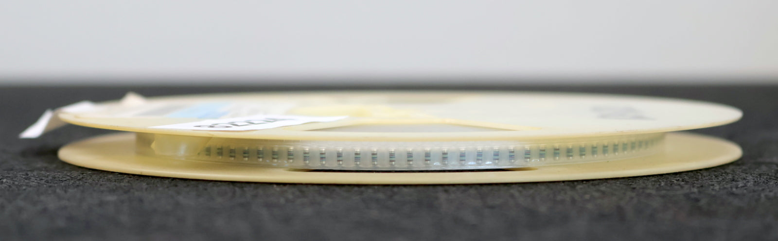 Bild des Artikels BEYSCHLAG-1500x-SMD-Widerstand-8,2MΩ-MINI-MELF-8200000-Ohm-MMA-0204-50