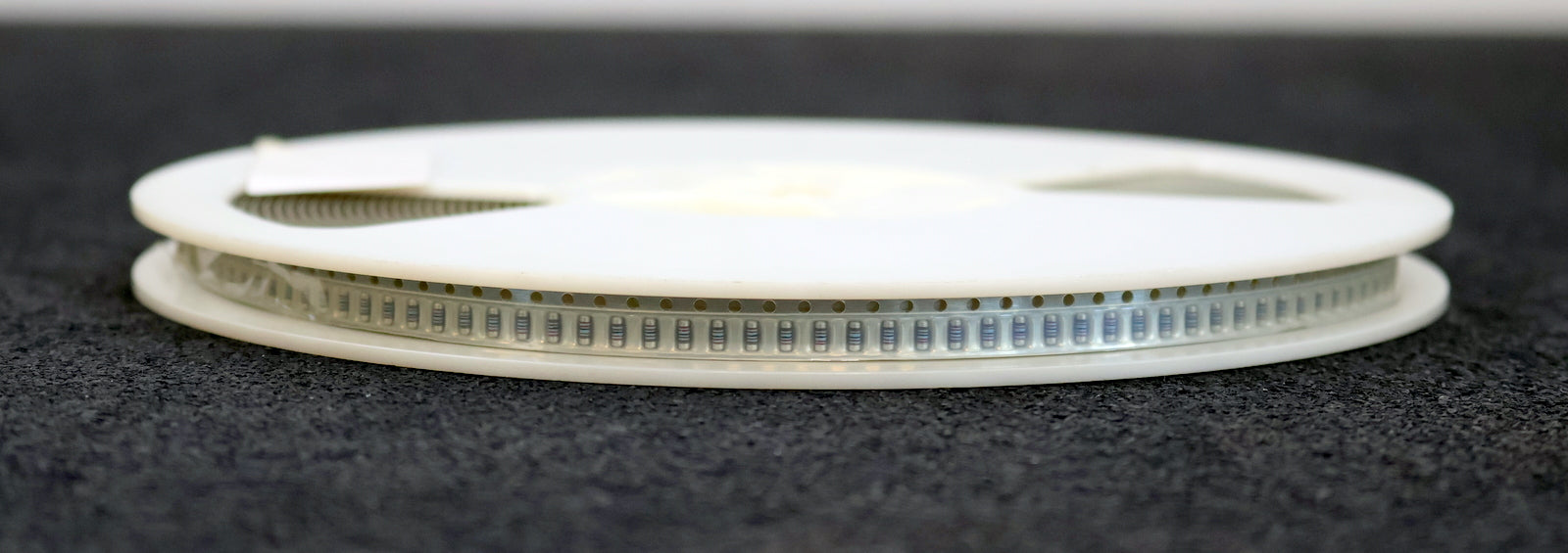 Bild des Artikels BEYSCHLAG-2000x-SMD-Widerstand-2,2kΩ-MINI-MELF-2200-Ohm-MMA-0204-50