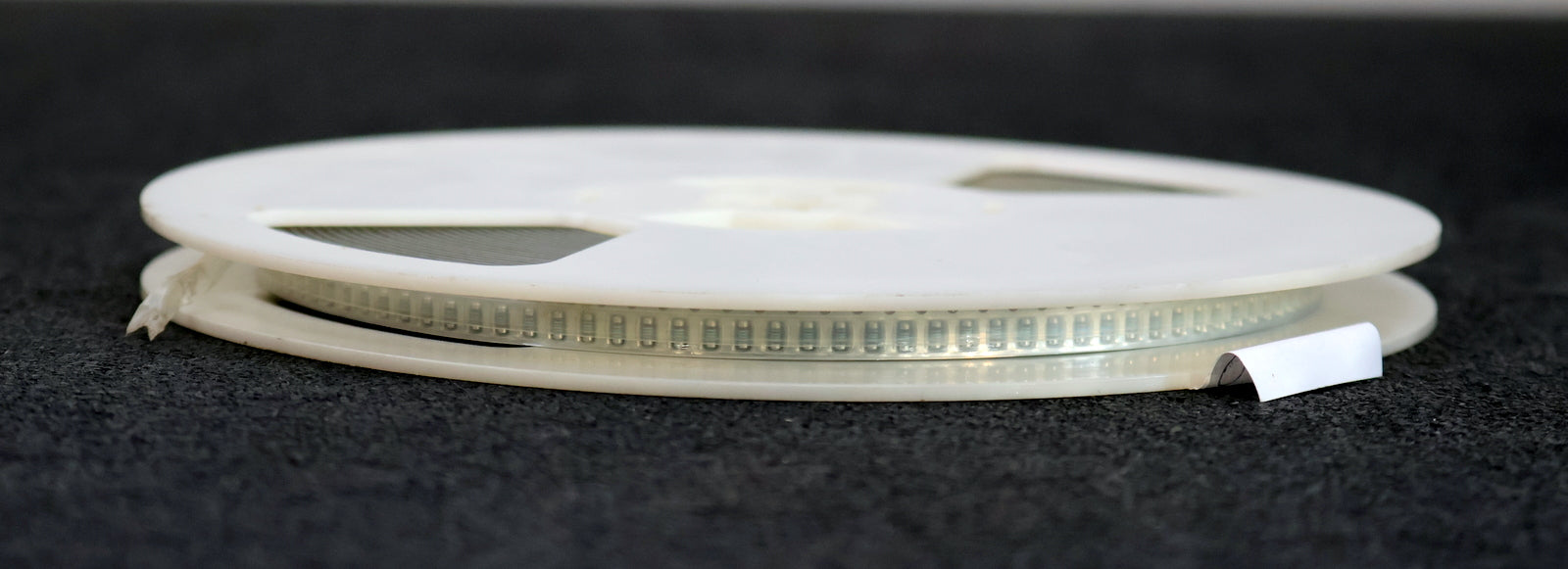 Bild des Artikels BEYSCHLAG-2000x-SMD-Widerstand-8,25kΩ-MINI-MELF-8250-Ohm-Model-MMA-0204-50
