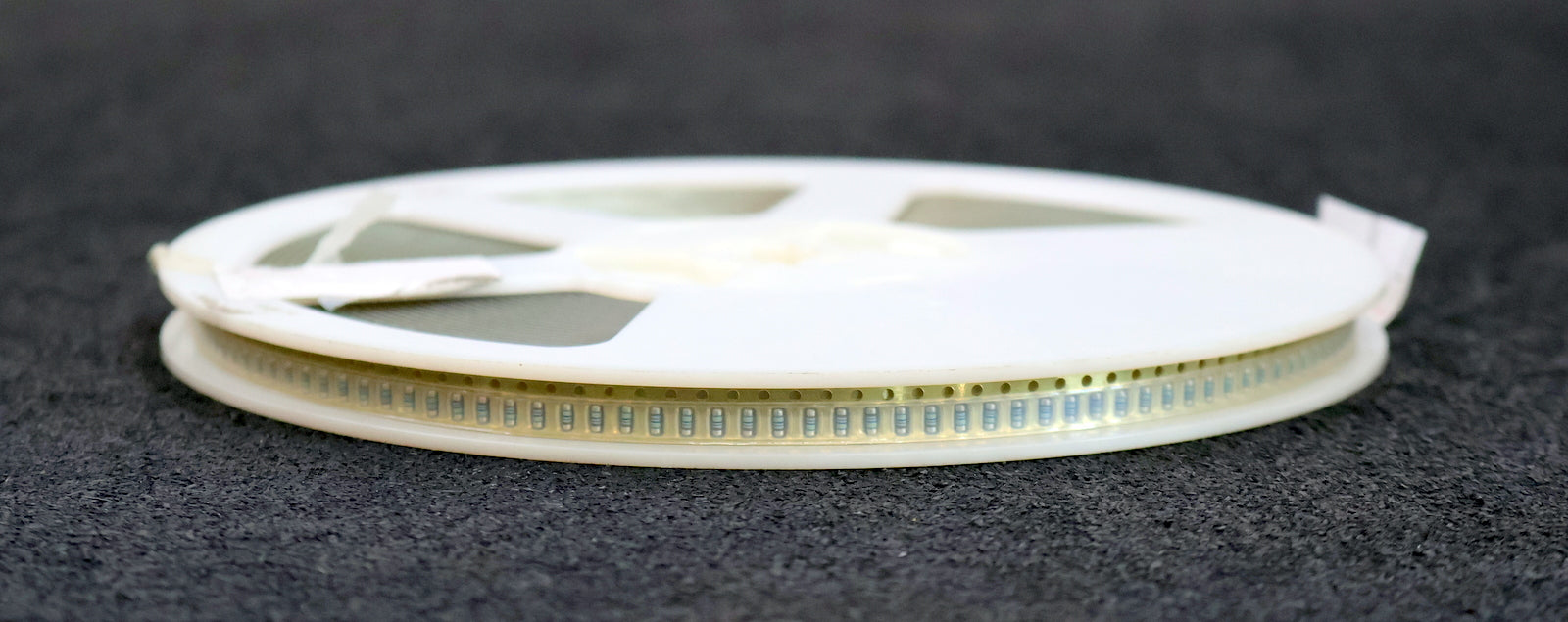 Bild des Artikels BEYSCHLAG-2500x-SMD-Widerstand-8,4kΩ-MINI-MELF-8400-Ohm-Model-MMA-0204-50
