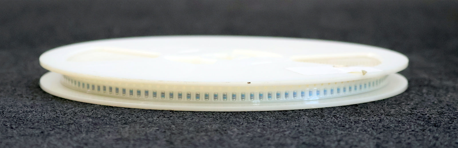 Bild des Artikels BEYSCHLAG-2000x-SMD-Widerstand-56,2Ω-MINI-MELF-56,2-Ohm-Model-MMA-0204-50