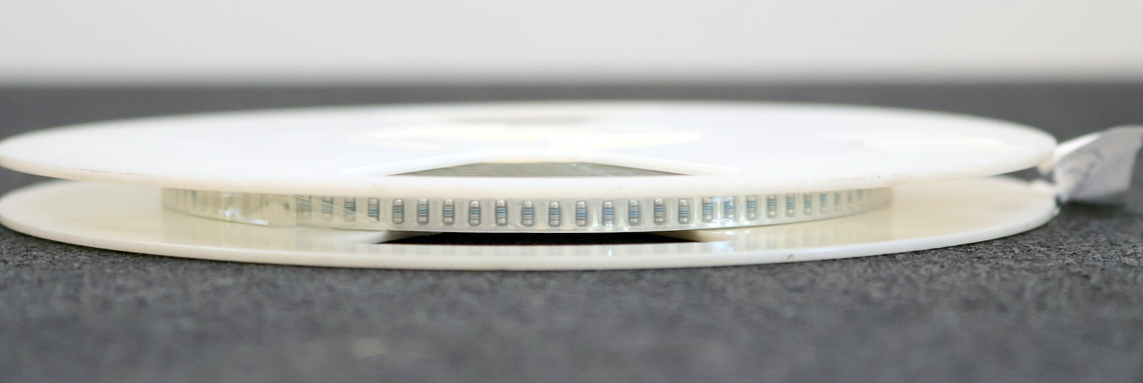 Bild des Artikels BEYSCHLAG-1000x-SMD-Widerstand-130Ω-MINI-MELF-130-Ohm-Model-MMA-0204-50