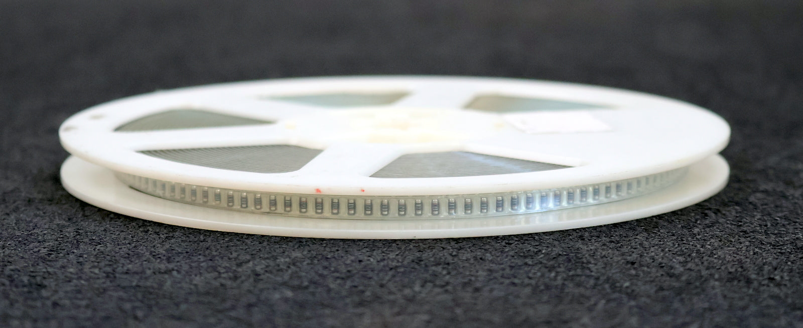 Bild des Artikels BEYSCHLAG-2000x-SMD-Widerstand-200Ω-MINI-MELF-200-Ohm-Model-MMA-0204-50